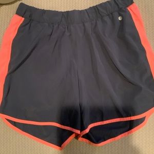 Lane Bryant Livi active shirt and shorts 18/20